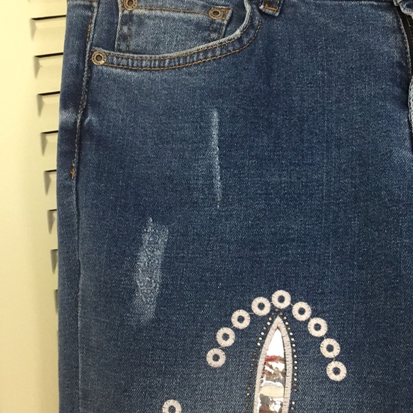 OLYSS Embroidered High Rise Jeans - Picture 3 of 8